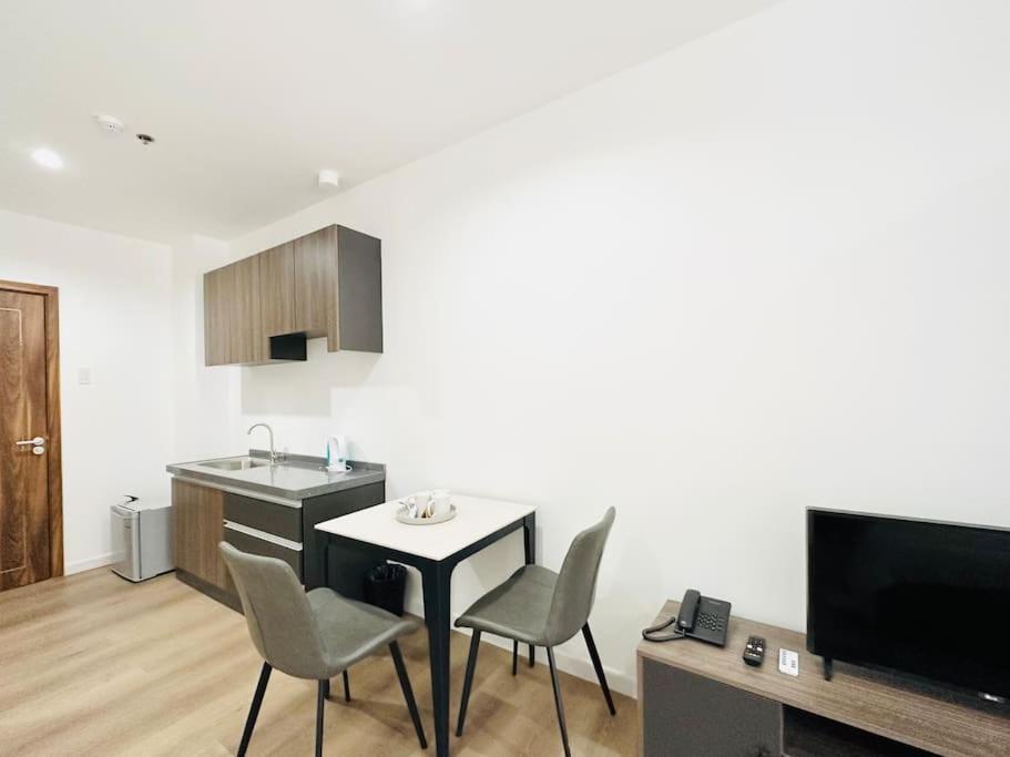 Mangrove Residences Mactan Punta Engano  Екстер'єр фото